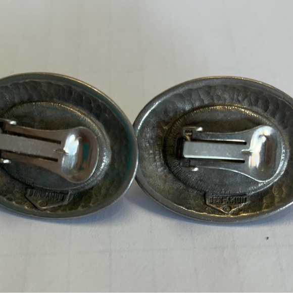 vintage signed Ben Amun pewter with cream paste stone clip earrings - Picture 2 of 3